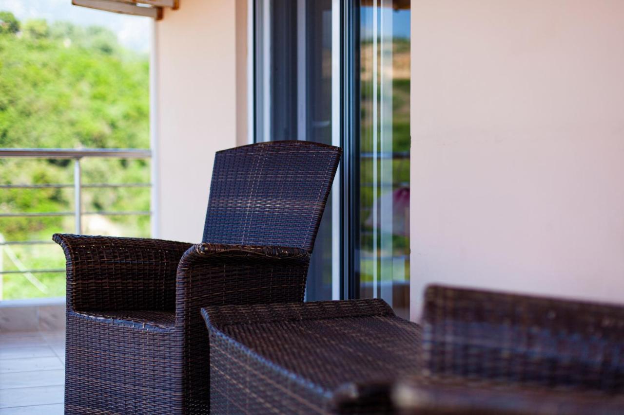 George Hotel Rooms&Suites Himare Exterior photo