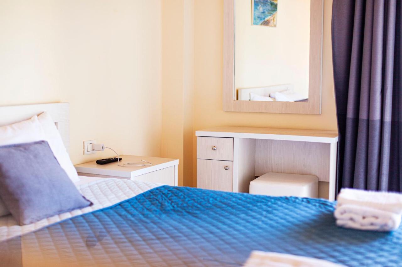 George Hotel Rooms&Suites Himare Exterior photo