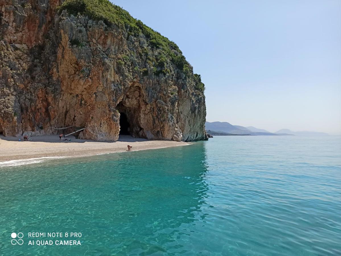 George Hotel Rooms&Suites Himare Exterior photo