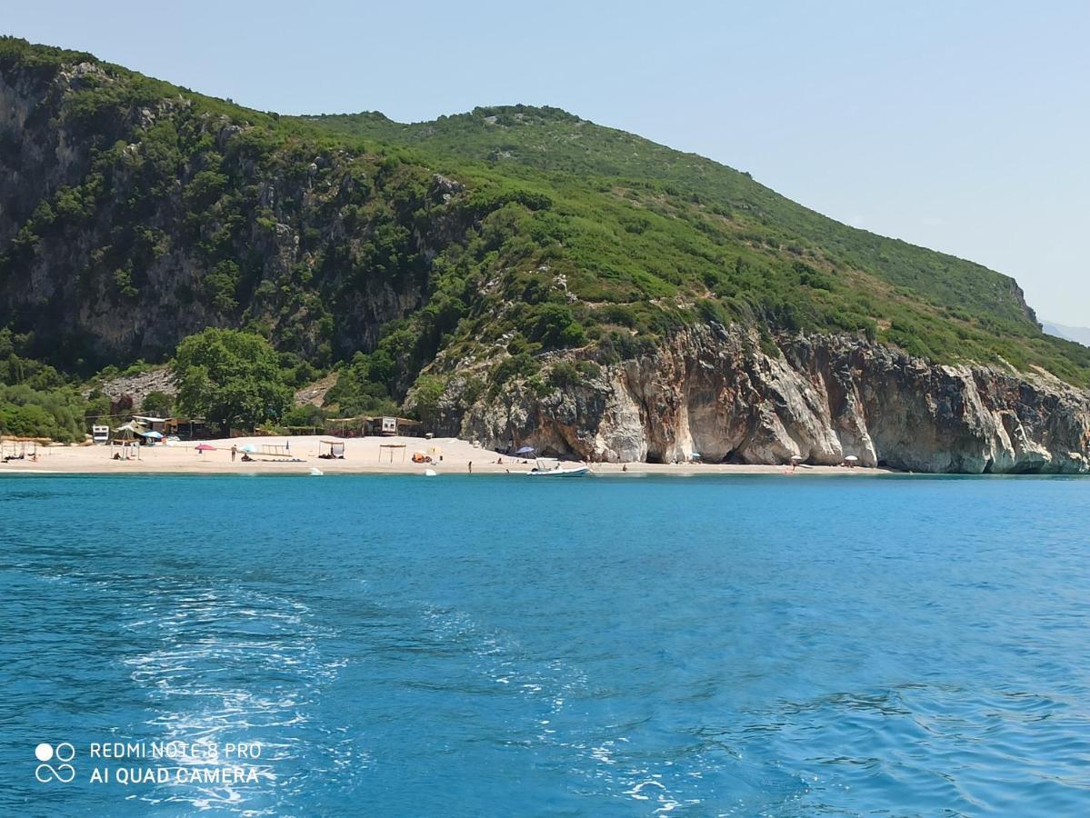 George Hotel Rooms&Suites Himare Exterior photo