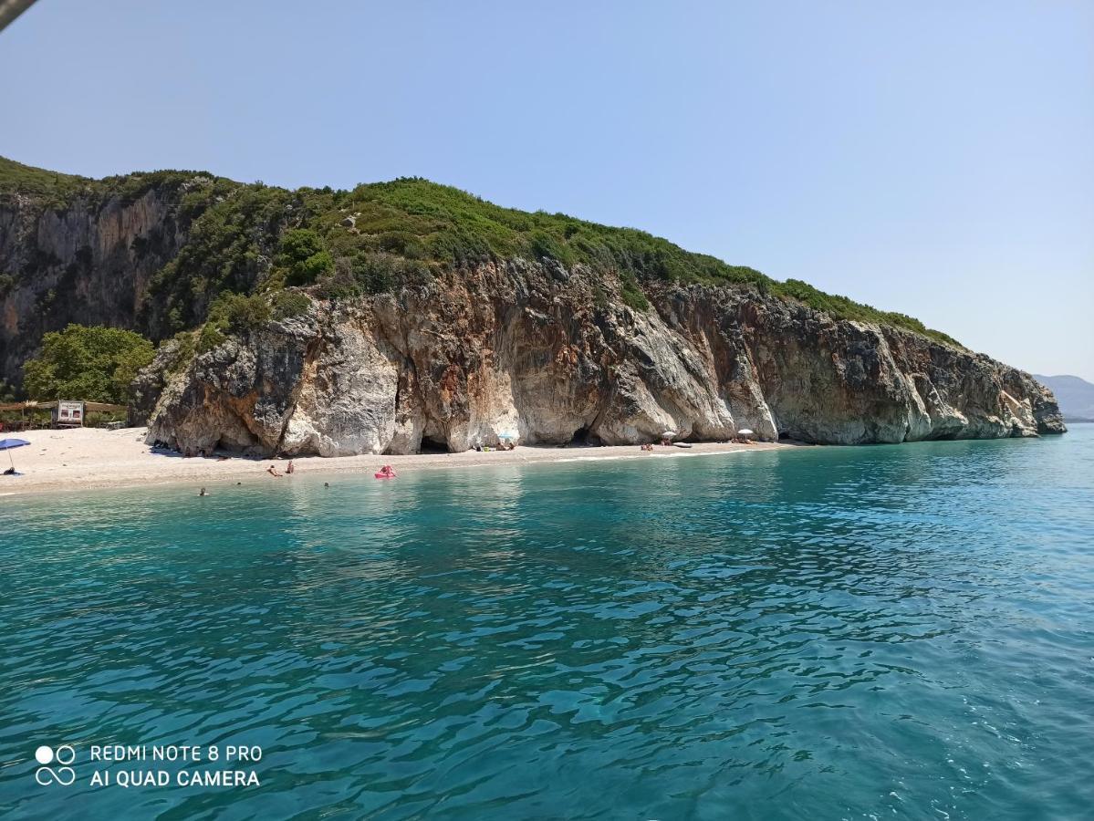 George Hotel Rooms&Suites Himare Exterior photo
