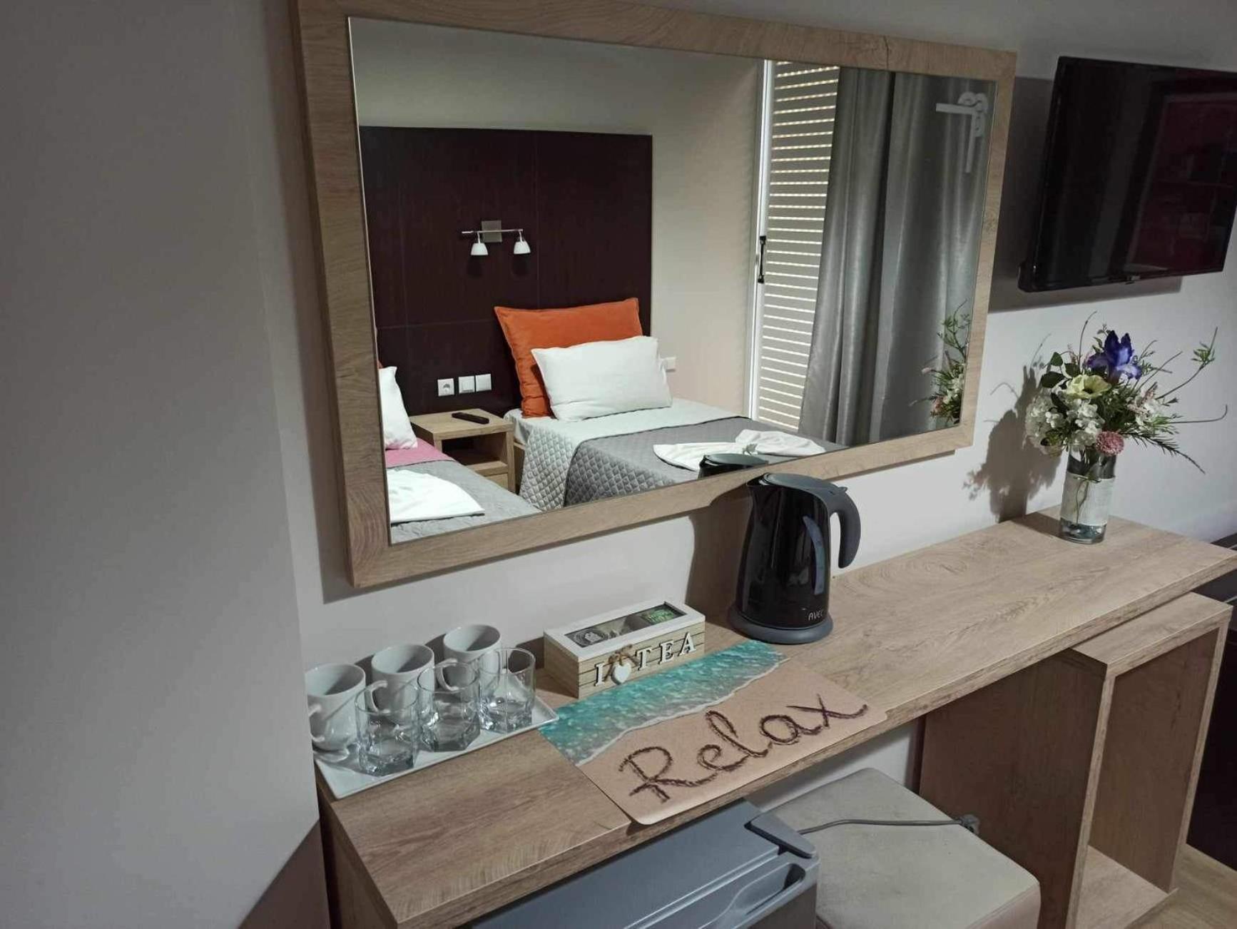 George Hotel Rooms&Suites Himare Exterior photo