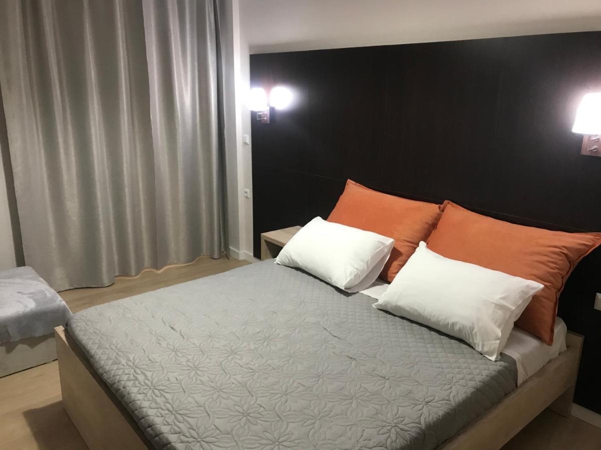 George Hotel Rooms&Suites Himare Exterior photo